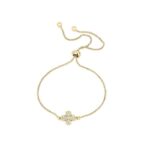 A clover zircon bracelets